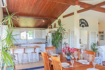 Vacation House for 8 Guests in Newport East, Rhode Island, Picture 1