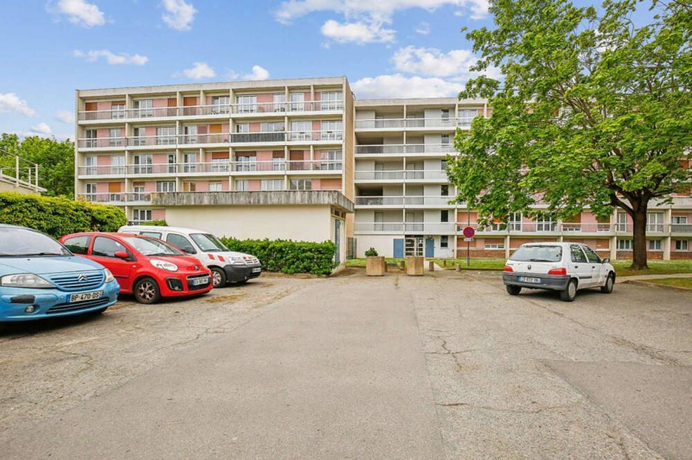 Apartamento entero, Chic apart with balcony and parking in Cergy, Valle del Oise
