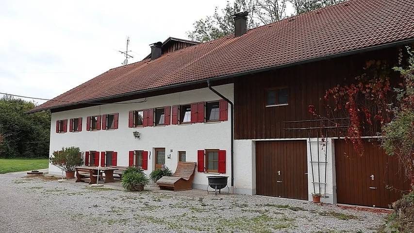 Ferienhaus für 9 Personen, mit Garten in Roßhaupten
