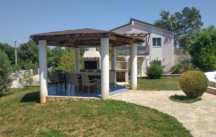 Ferienhaus für 13 Personen, mit Pool und Terrasse - 1