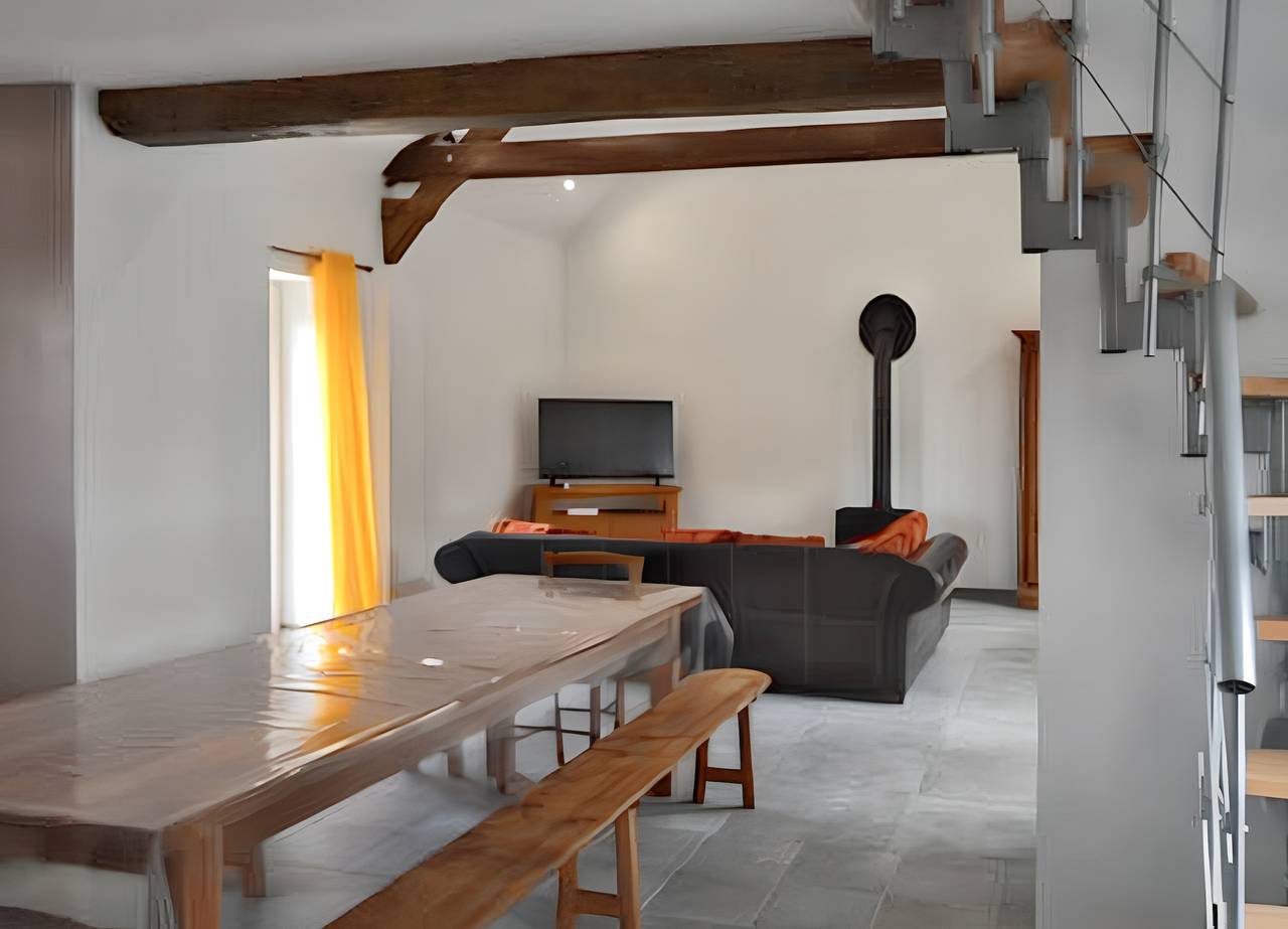 Charming House in Levroux with Garden and Spa in Saint-Pierre-de-Lamps, Châteauroux region