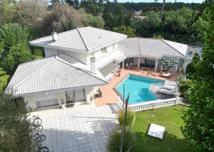 Chambre d’hôte pour 2 personnes, avec Terrasse ainsi que Jardin et Piscine à Arcachon