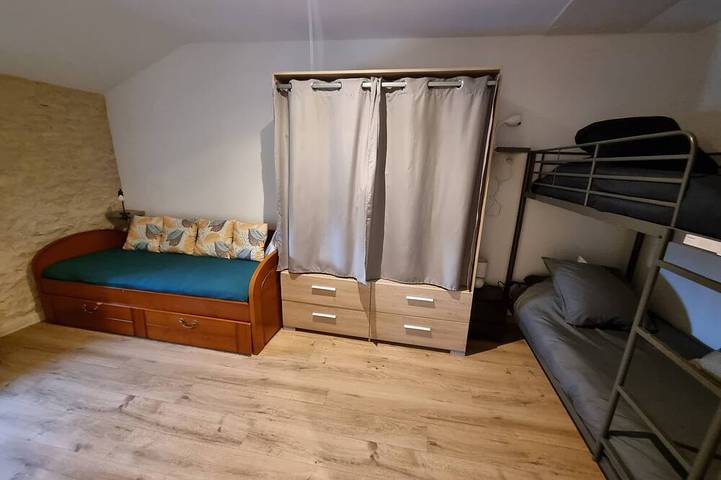 Le Figuier:8-person gite, heated pool and leisure facilities 25 minutes from Futuroscope. in Mazeuil, Vienne