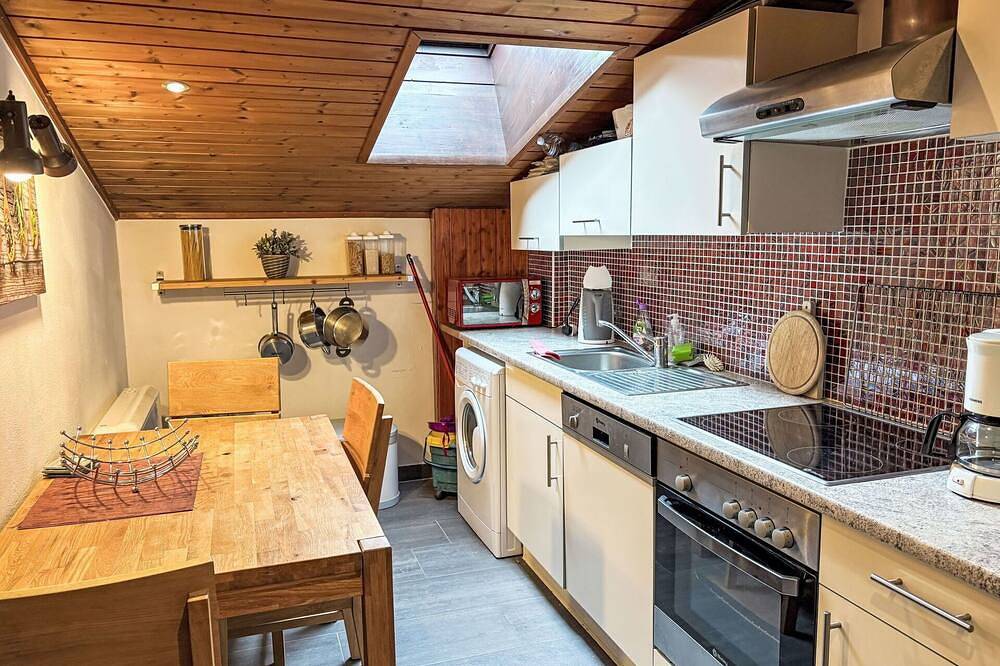 Entire apartment, Lovely apartment for 4 people with Wifi, Tv and balcony in Saalbach, Saalbach-Hinterglemm