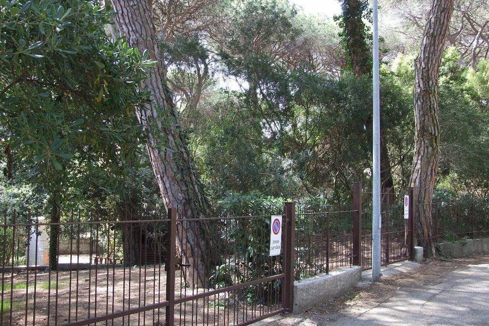 Entire apartment, Cosy apartment for 4 people with Wifi, A/C, patio and panoramic view in Marina di Castagneto Carducci, Etruscan Coast