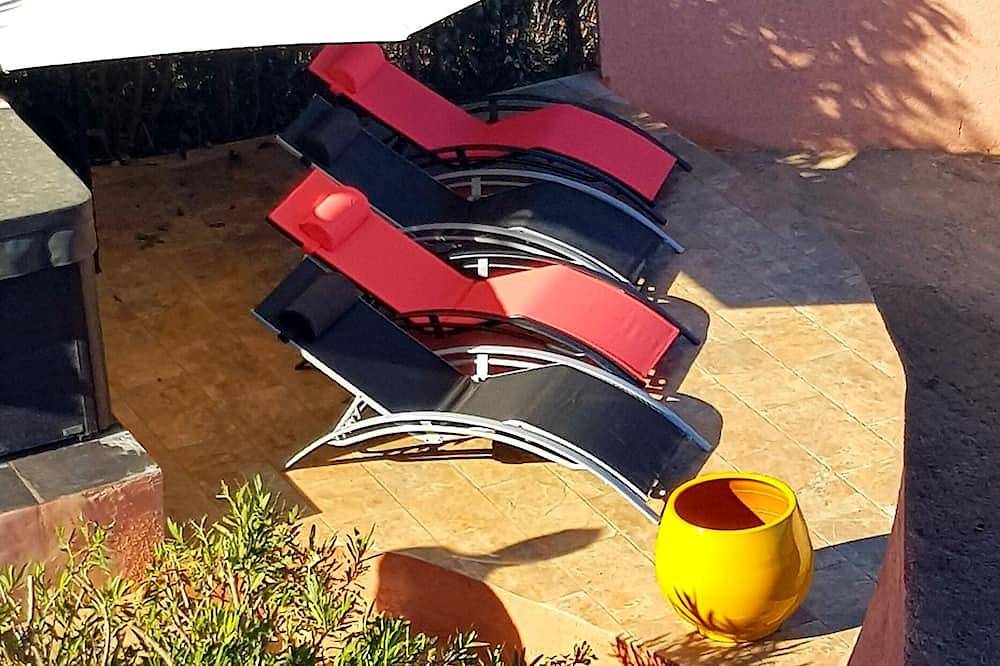 Beautiful F4 150M2 Seaside Air-Conditioned Gd Jacuzzi 6 Pl Private Terrace Solarium in Sisco, Capo Corso