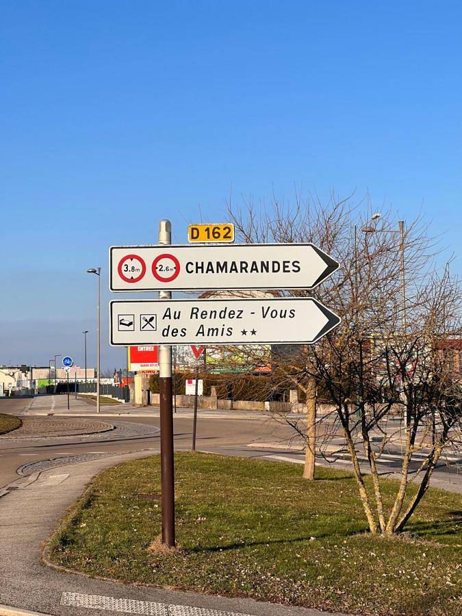 Hôtel pour 2 personnes, avec terrasse dans Chamarandes-Choignes - 3