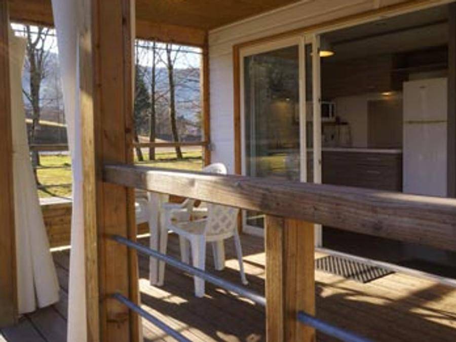 Sunêlia Domaine de Champé - Mobilheim 6 personen - Sunêlia Luxe Fabre 3 Zimmer 37m² - Tv - Lv - Überdachte Terrasse - Bettwäsche vorhanden in Bussang, Regionaler Naturpark Belchen der Vogesen