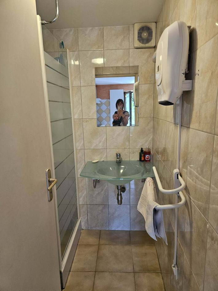 Gîte pour 4 personnes, avec piscine ainsi que jardin et terrasse dans Indre - 3