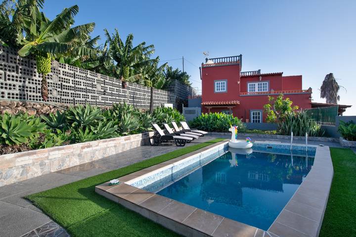 Vacation rental for 10 people, with Balcony and Yard in La Palma