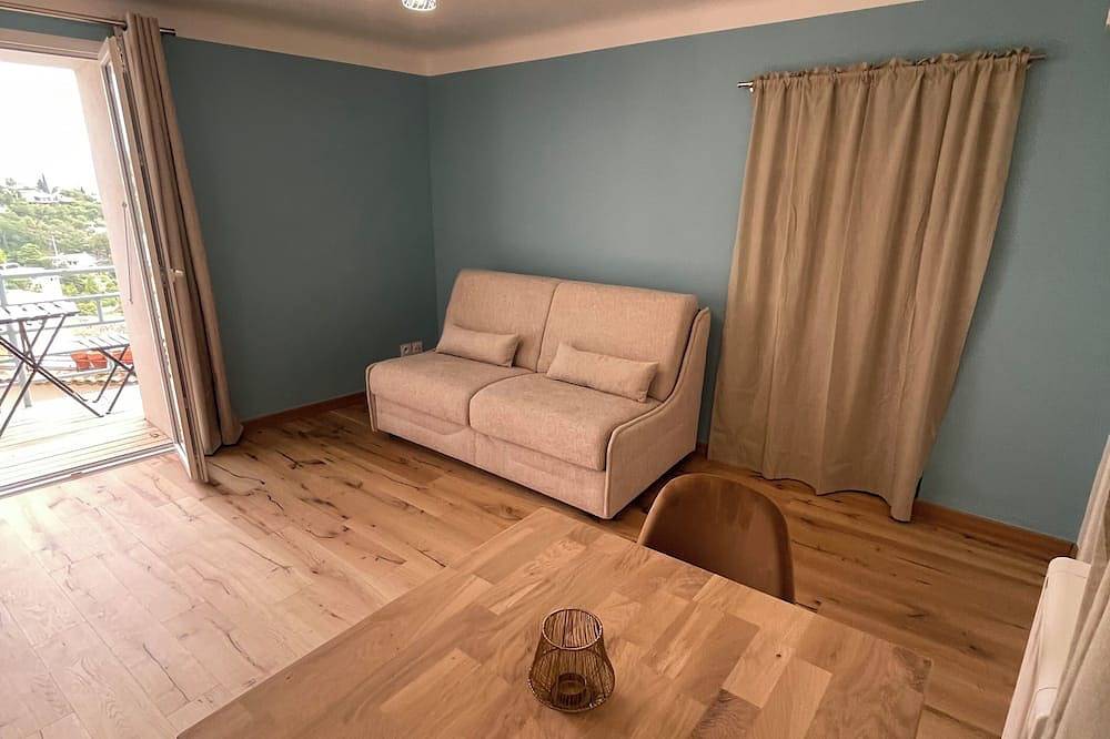 Entire apartment, Apartment in Saint-Jeannet in Saint-Jeannet, Cannes region