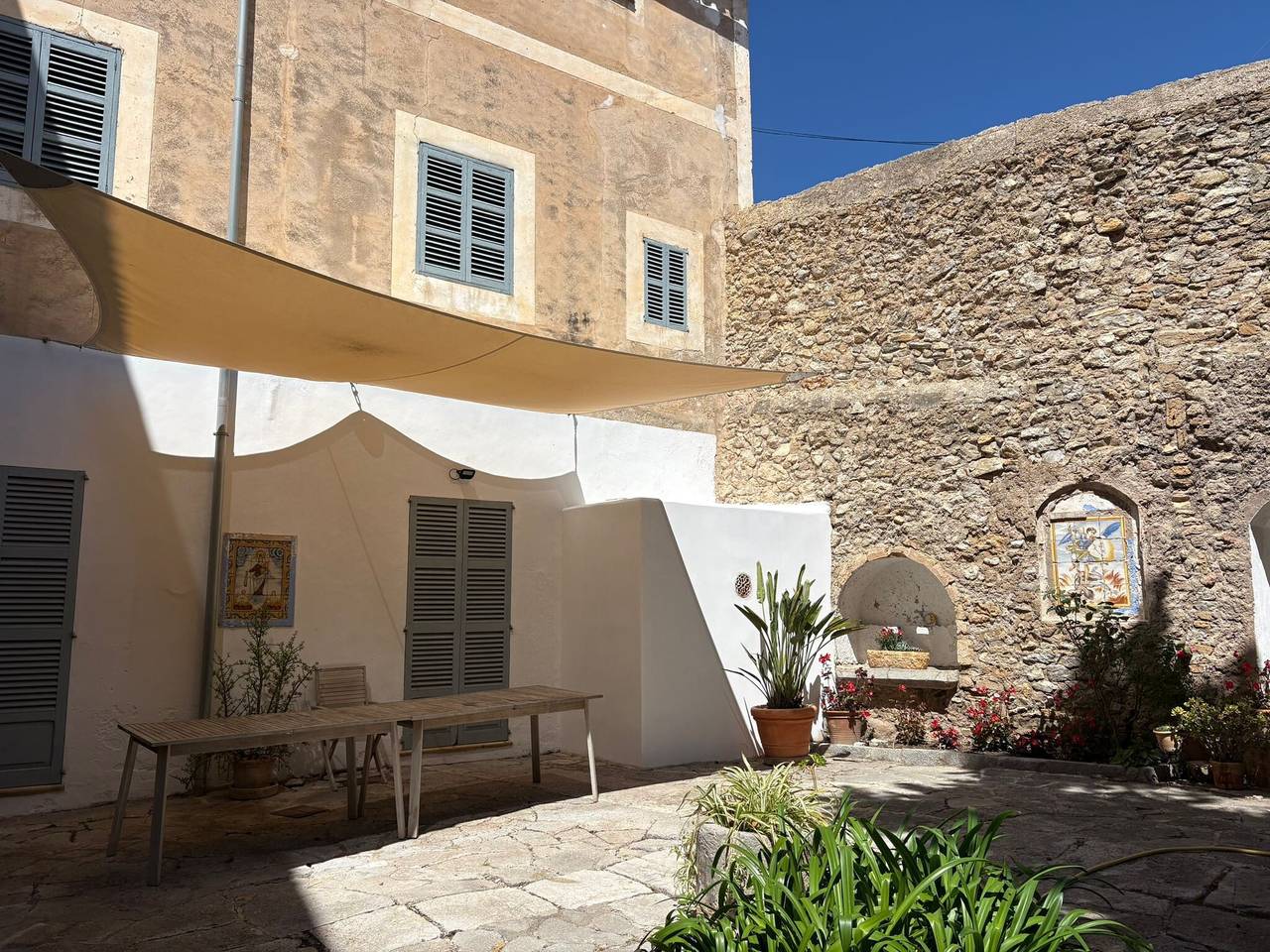 Ganze Wohnung, Ferienwohnung 'Josep Sanxo De La Jordana 12' mit Bergblick, privater Terrasse und Wi-Fi in Artà, Mallorca Osten