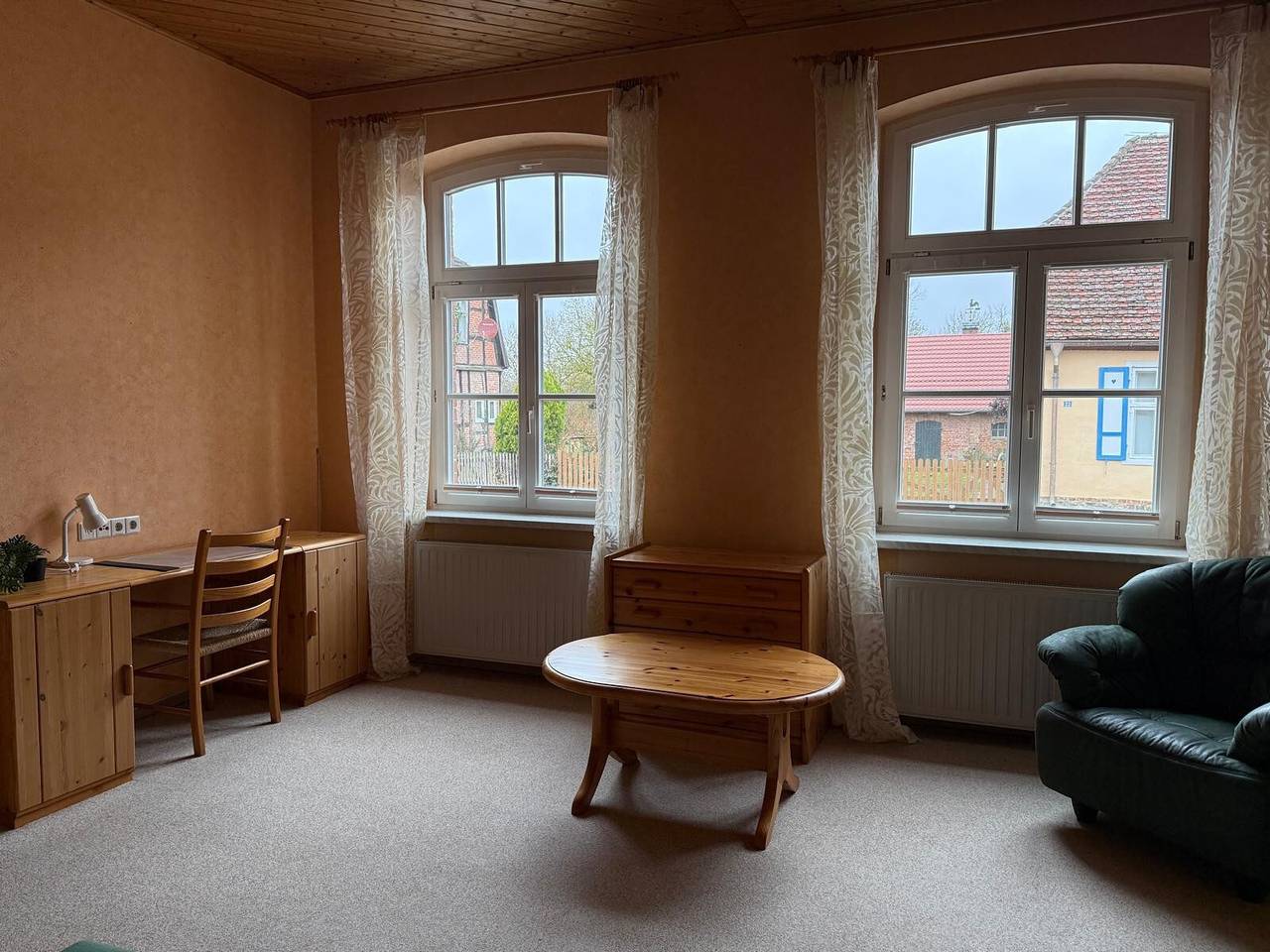 Ferienhaus 'Ivenack Alte Schule' mit privater Terrasse und eigenem Garten in Ivenack, Mecklenburgische Seenplatte
