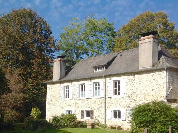 Location de vacances pour 2 personnes, avec vue et jardin, adapté aux familles à Monein - 2