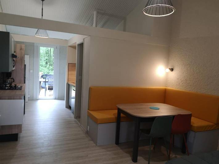 Parc de vacances pour 4 personnes, avec piscine ainsi que jardin et jacuzzi en Vendée - 2