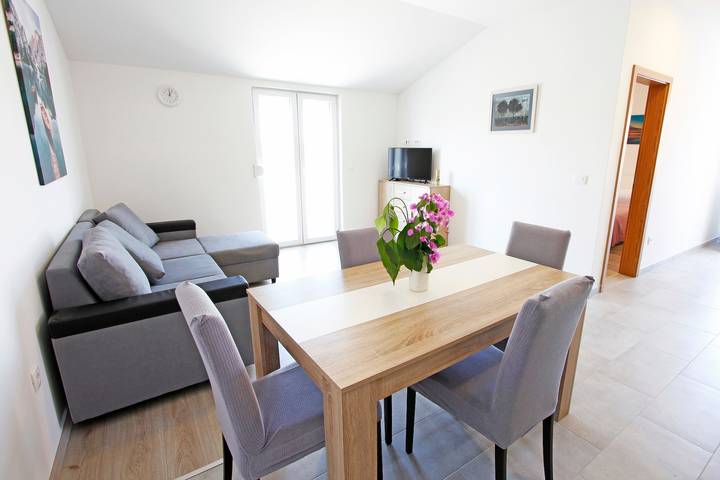 Ferienwohnung für 3 Personen, mit Balkon/Terrasse, mit Haustier in Nin