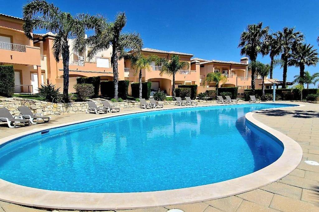 Three-Bedroom House in Santa Maria, São Gonçalo de Lagos