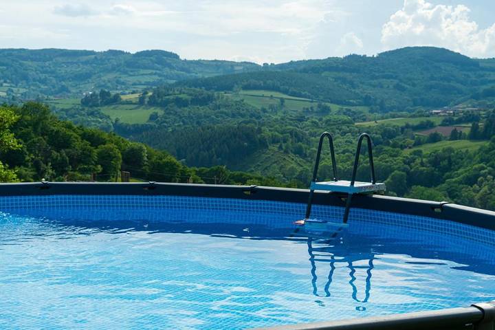 Location de vacances pour 2 personnes, avec piscine ainsi que jardin et balcon à Cenves - 4