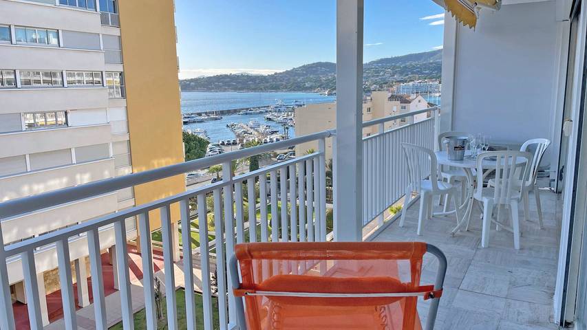 Gîte pour 4 personnes, avec terrasse dans Plage De La Croisette Sainte Maxime - 2