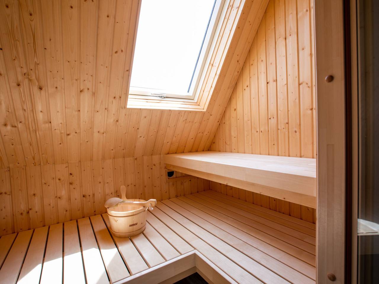 Schönes Ferienhaus mit Sprudelbad in Hellendoorn, Sallandse Heuvelrug