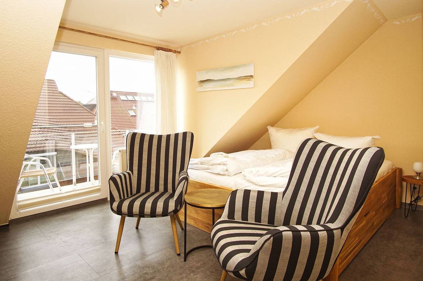 Ganze Wohnung, Nur 100 m zum Strand, schöne Fewo mit Balkon - App. Eldena Fewo 10 in Lobbe, Mönchgut