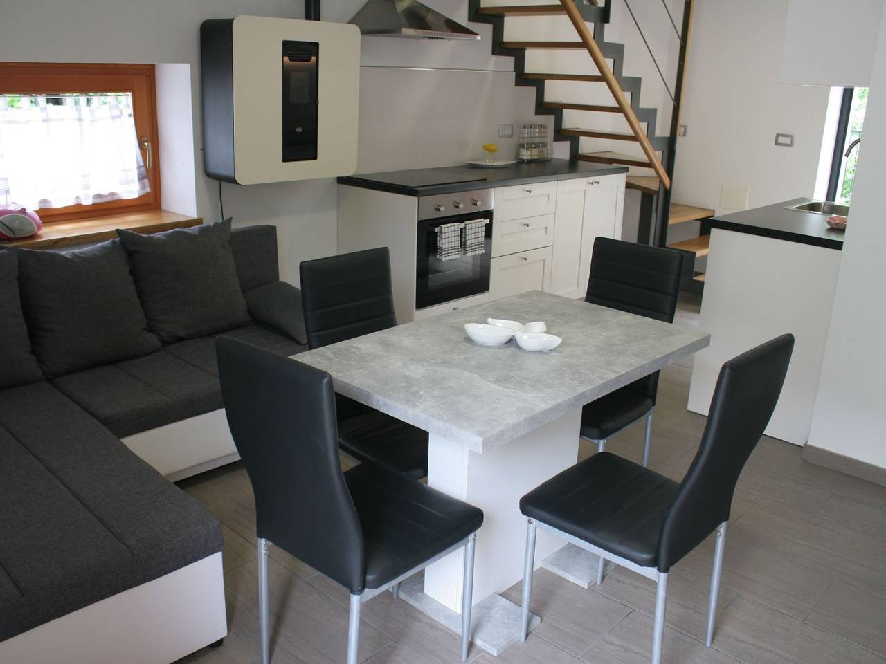 Ganze Wohnung, Riverside Rustic Ridge Apartments with Balcony - Two Bedroom Apartment with Balcony in Tolmin, Slowenien