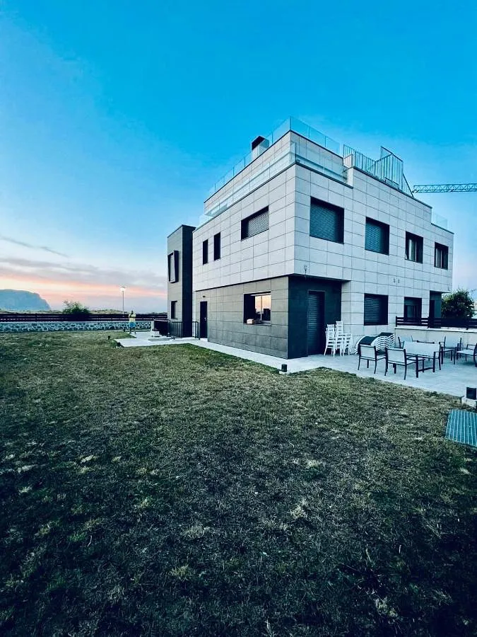 Ferienhaus für 9 Personen, mit Garten und Ausblick, mit Haustier - 1