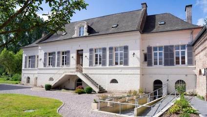 Gîte pour 14 personnes, avec sauna et jardin ainsi que piscine et jacuzzi dans Rebreuviette