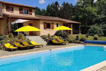 Location de vacances pour 6 personnes, avec jardin à Monsac