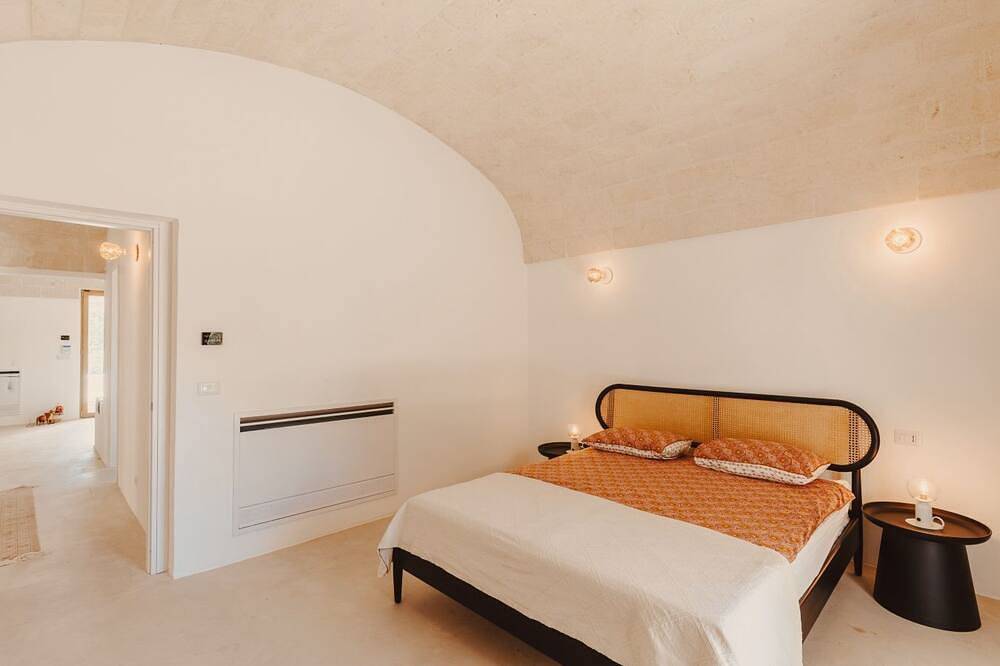 Villa Jolie con piscina privada - jardín cerrado - total privacidad in San Vito dei Normanni, Salento