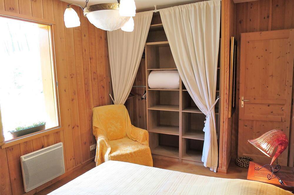 Ti Kaz Doudou by Interhome in Le Porge, Médoc Regional Natural Park