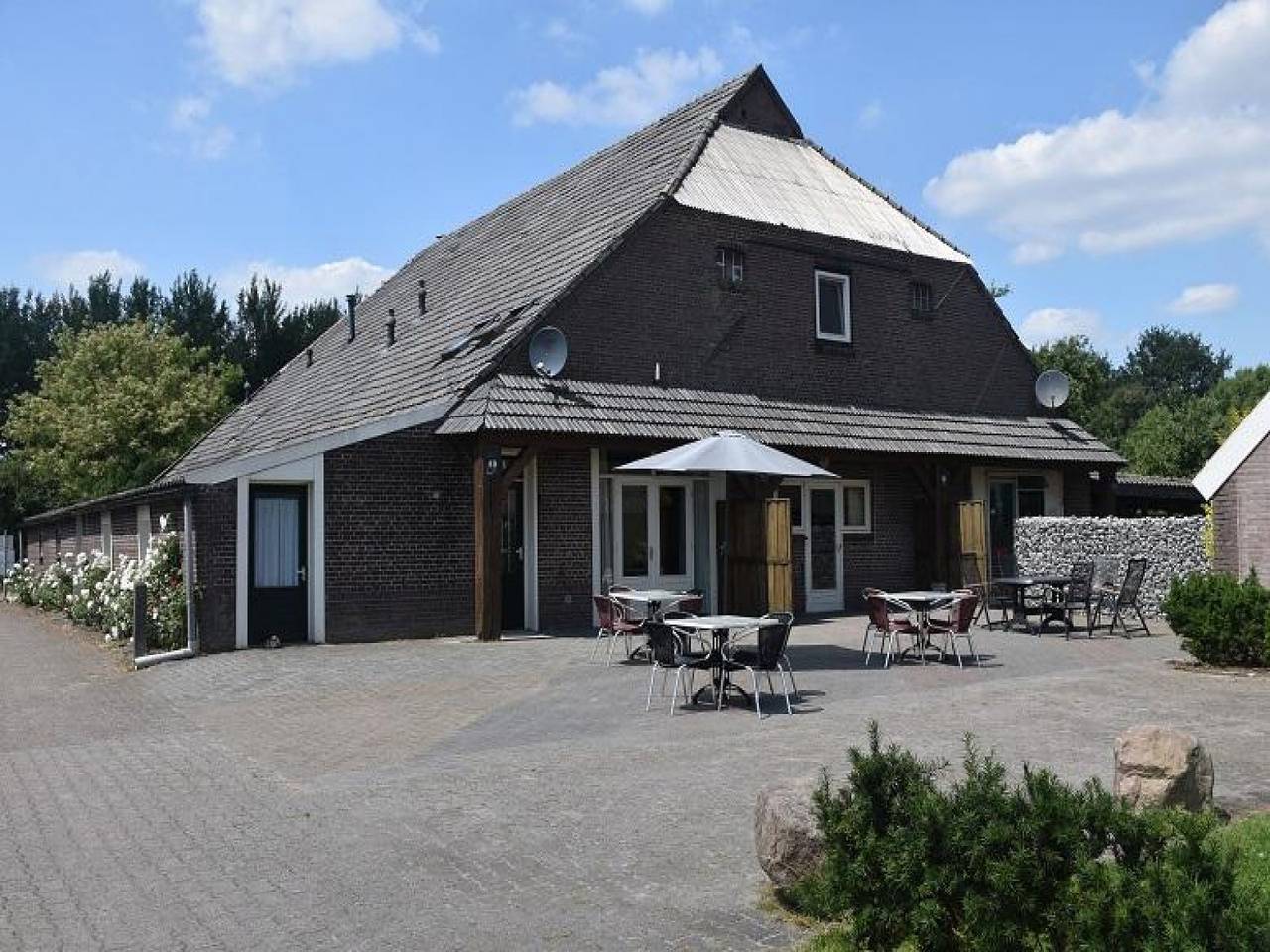 Groepsaccommodatie met sauna voor 8 personen, zeer landelijk gelegen in Drijber, Drenthe in Nationaal Park Dwingelderveld