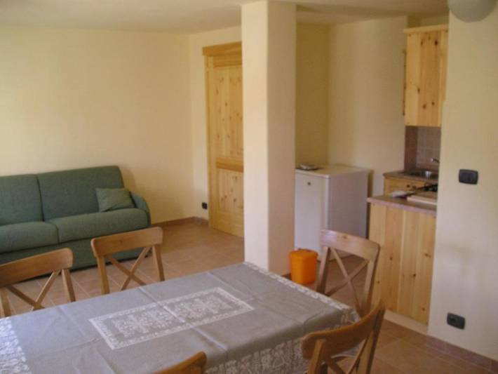 Gîte pour 2 personnes, avec bassin pour enfant ainsi que vue et terrasse, animaux acceptés dans Doues - 4