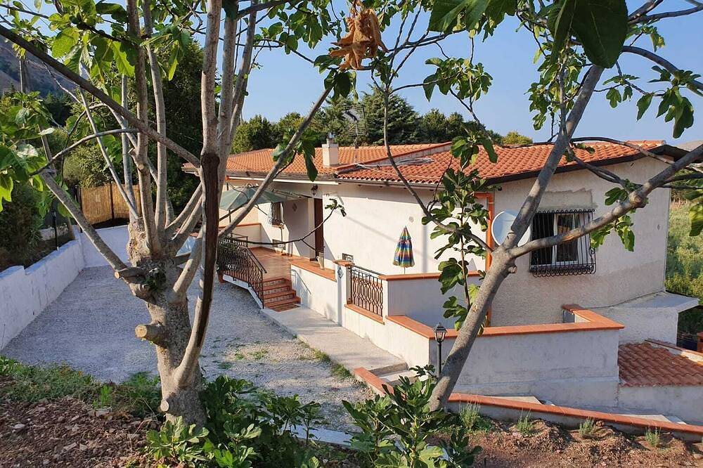 Casa vacanza a Caccamo a partire da 98€ a notte