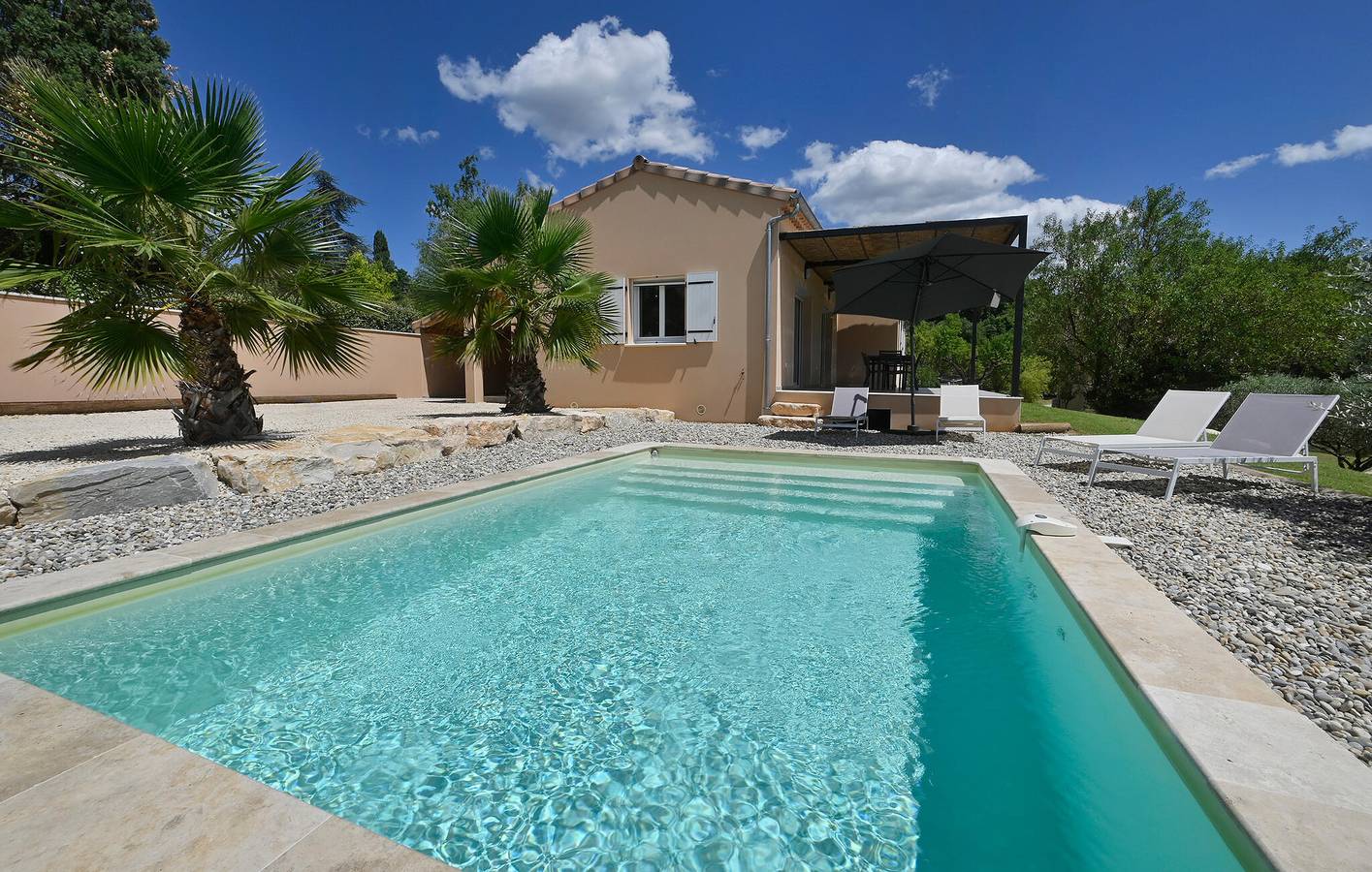 Saint-Laurent Apt avec AC, Piscine, Jardin et Parking 1.5km du centre ville in Saint-Michel-d'Euzet, Région de Nîmes