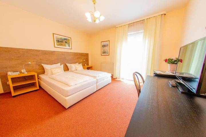 Hotel für 3 Personen, mit Ausblick und Terrasse in Fürth - 3