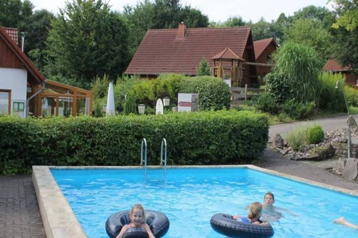Ferienhaus für 7 Personen, mit Balkon/Terrasse und Pool sowie Terrasse im Teutoburger Wald - 3