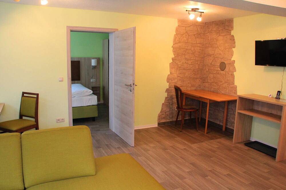 Ganze Wohnung, Ferienwohnung 2 - Ferienhaus - Hotel Steiger in Gräfenthal, Ostthüringen