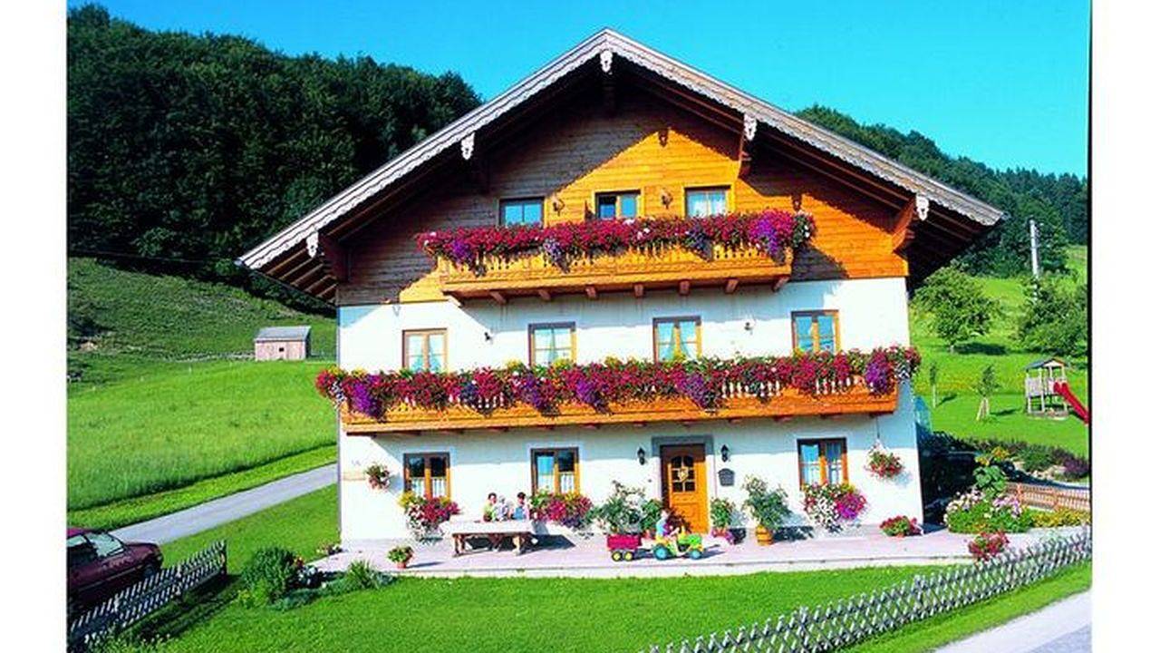 Geheel vakantieappartement, Vakantieappartement voor 5 personen met balkon in Salzkammergut Mountains, Mondsee & Irrsee