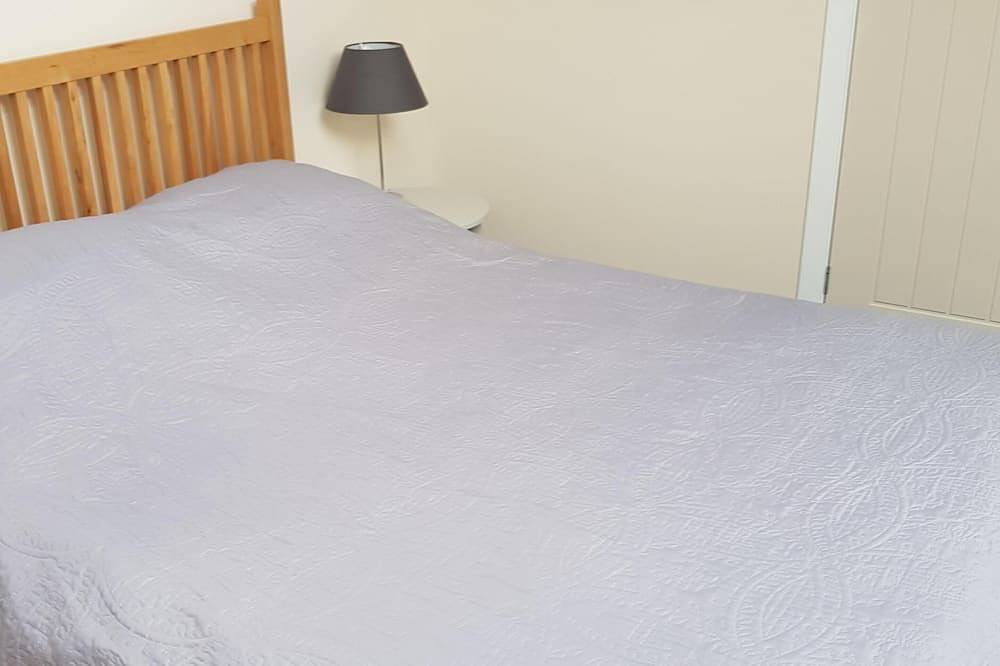 Entire apartment, Church View at the heart of Lindley in Huddersfield, West Yorkshire