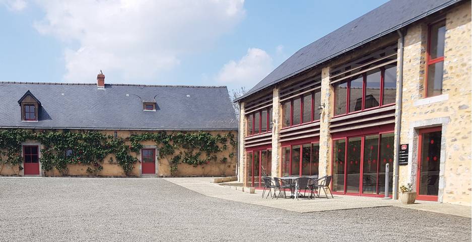 Gîte pour 30 personnes, avec jardin et terrasse dans Mayenne