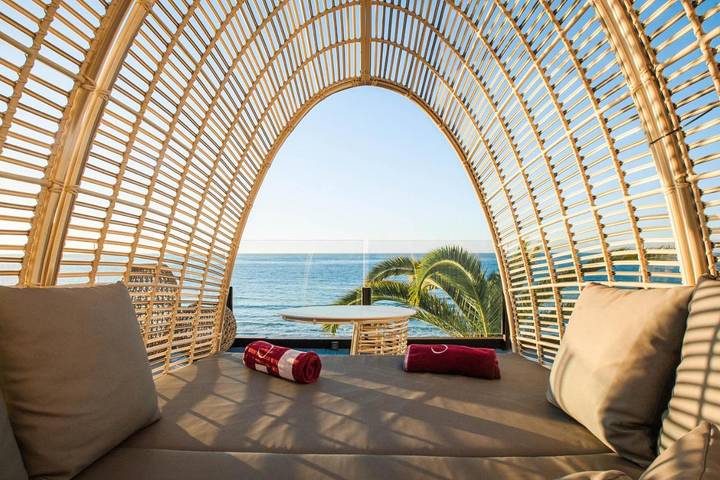 Hôtel pour 2 personnes, avec piscine et terrasse ainsi que jacuzzi et sauna