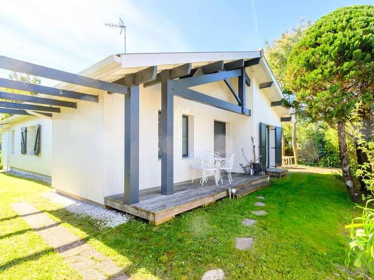 Maison 7 Personnes in Cassy, Lanton