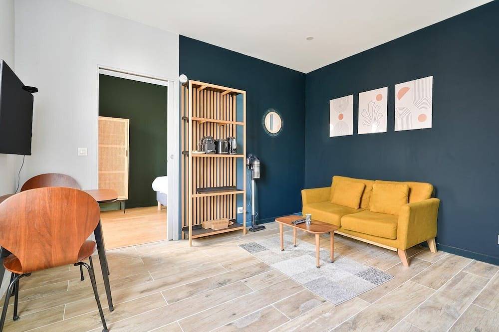 Entire apartment, Lovely 1Br flat with direct access to subway, streetcar, and Rer in Vitry-sur-Seine, Val-de-Marne