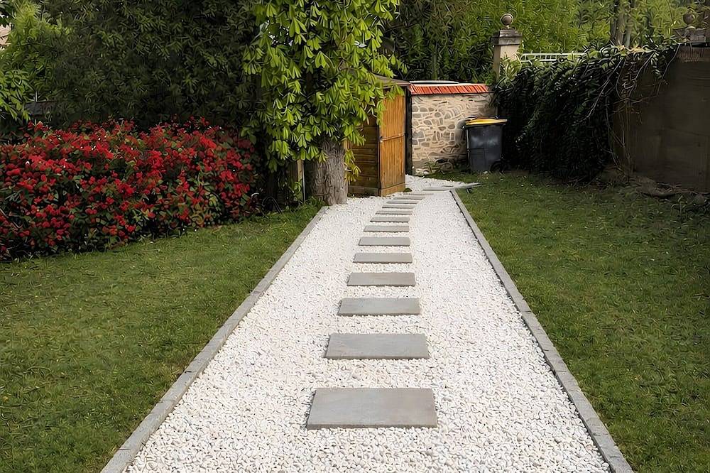 Glamping « Yourte Chaleureuse » avec terrasse privée et jardin partagé in Bois-le-Roi, Seine-et-Marne