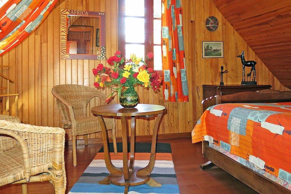 Lovely apartment in villa for 8 guests with pets allowed and parking in Pont-l'Abbé, Quimper region