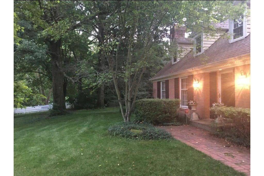 Ganze Wohnung, Fox Knoll 1-Studio-Sleeps 2-Beautiful Setting! Indy 500! Grand Park, Concerts! in Indianapolis, Indiana