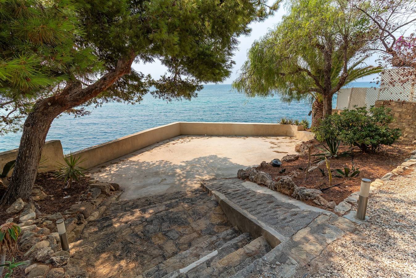 Chalet en bord de mer avec piscine, cuisine extérieure, grand jardin et vues exceptionnelles in El Barrio, Alicante