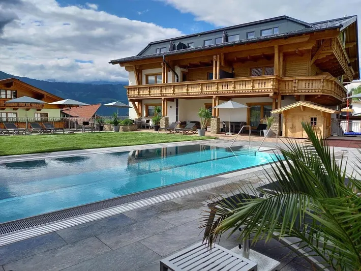 Apartamento de vacaciones para 8 personas, con vistas y sauna además de jardín y piscina - 1