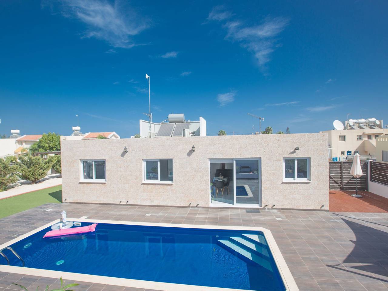 3 Schlafzimmer Villa mit Pool in Protaras Zentrum in Protaras, Südzypern